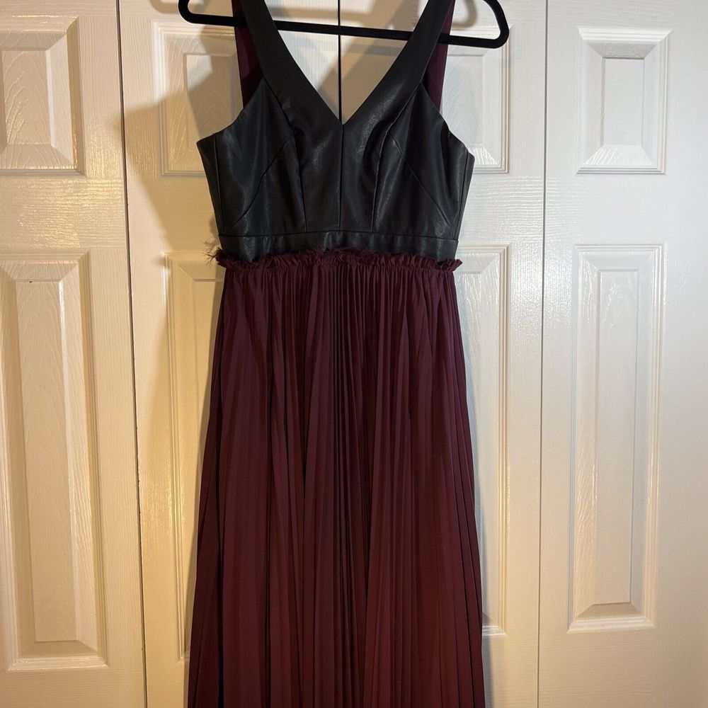 VICI Long Pleated accordian style dress with Faux Leather Top‎ Plum/Black Medium